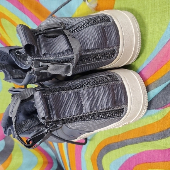 Nike Air Force 1 SF Mid Urban Utility Grey Sneaker SZ 6.5 - Picture 4 of 8